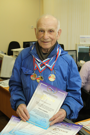 В копилке Равиля Гумарбаева ещё три медали и новый рекорд