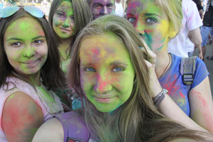 Фестиваль красок – самое яркое событие лета