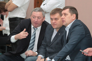 Министр физкультуры и спорта области О.Пивунов оценил достижения юных каратистов