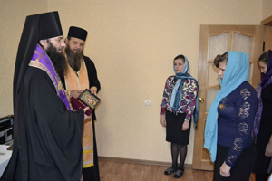 Семья священника, погибшего в Луганске,
получила благоустроенное жильё