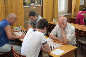 Новотроицк встречал лучших шашистов области