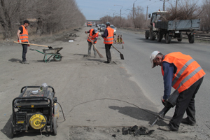 Ямочный ремонт дорог начали с улицы Советской