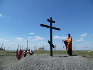В Новорудном освятили Поклонный крест