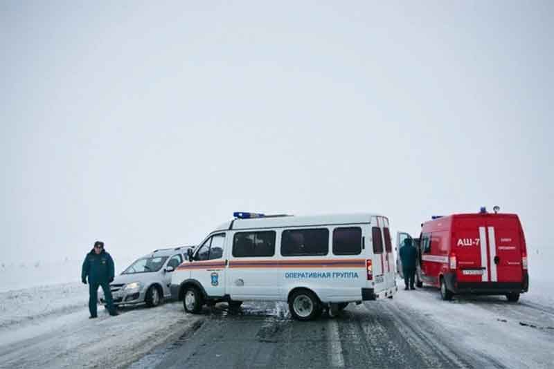 Метель и туман стали причиной закрытия трассы М-5 в Оренбургской области
