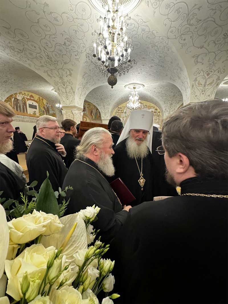 Митрополит Оренбургский и Саракташский Петр лично поздравил Патриарха Кирилла