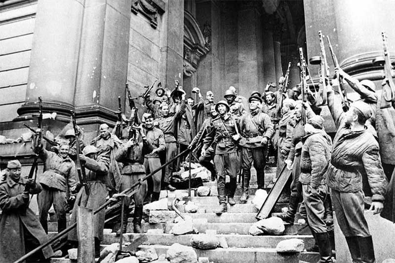 2 мая 1945 года советские войска полностью овладели столицей Германии — Берлином