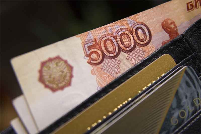 2 августа начинаются школьные выплаты в 10 тысяч рублей