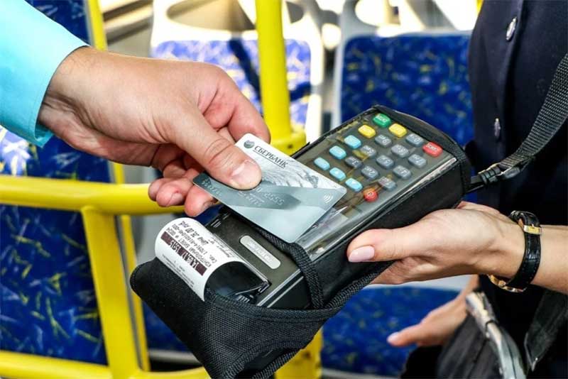 В Новотроицке развивается безналичная оплата проезда в общественном транспорте