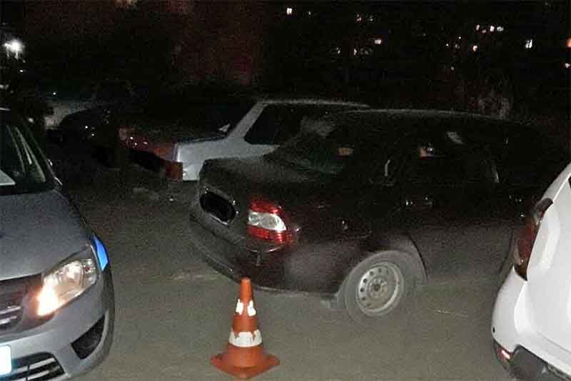 В Новотроицке сотрудники полиции разыскивают скрывшегося с места ДТП водителя