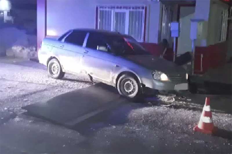 В Новотроицке водитель автомобиля «LADA Priora» пытался скрыться от полицейских