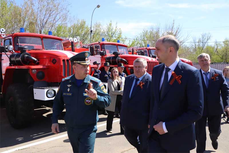 Новую пожарную технику получили в поселке Новорудный 