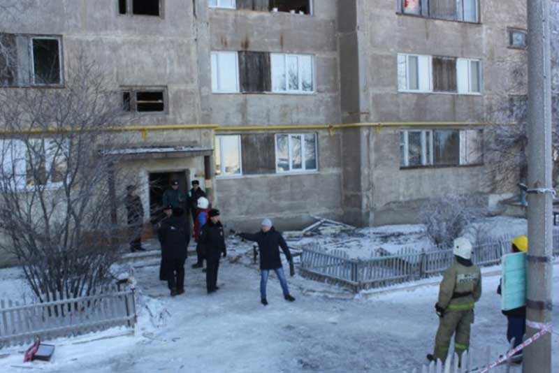 Жильцы пострадавшей от взрыва пятиэтажки возвращаются в квартиры