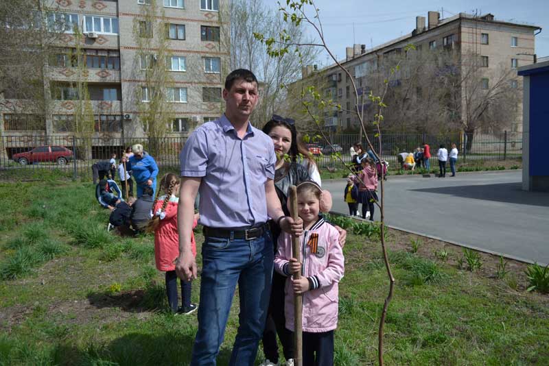 «Сад памяти» разрастается в Новотроицке (фото)