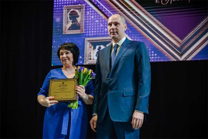Губернатор Денис Паслер наградил победительниц областного конкурса «Женщина Оренбуржья»