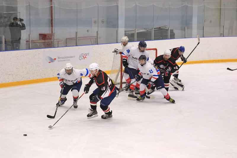 «Металлоинвест» поддержал проведение товарищеских игр по хоккею на призы «Уральской Стали»