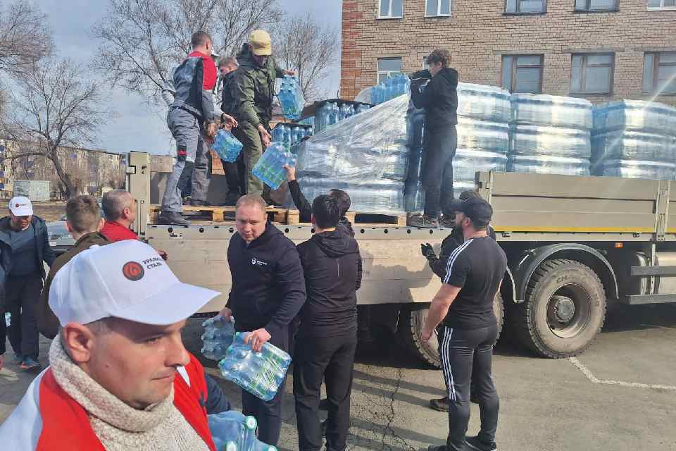 Уральская Сталь направила свои ресурсы на борьбу с паводком и на помощь пострадашим