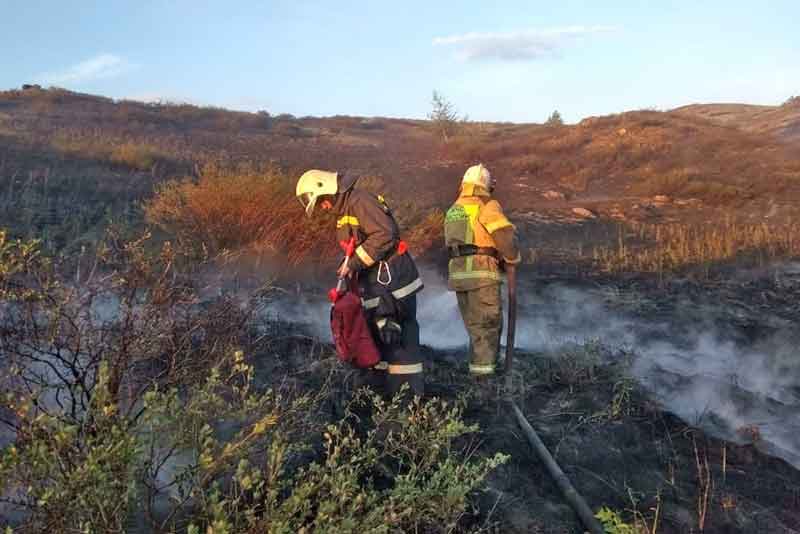 Новотроицкие пожарные помогают тушить пожар в Медногорске