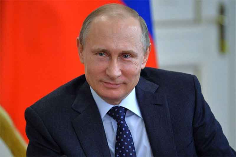 Президент России Владимир Путин утвердил увеличение МРОТ в 2022 году до 13 890 рублей