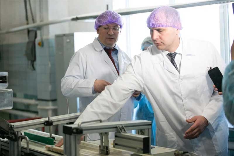«Качеством я доволен»: Денис Паслер посетил в Орске фабрику по производству макарон