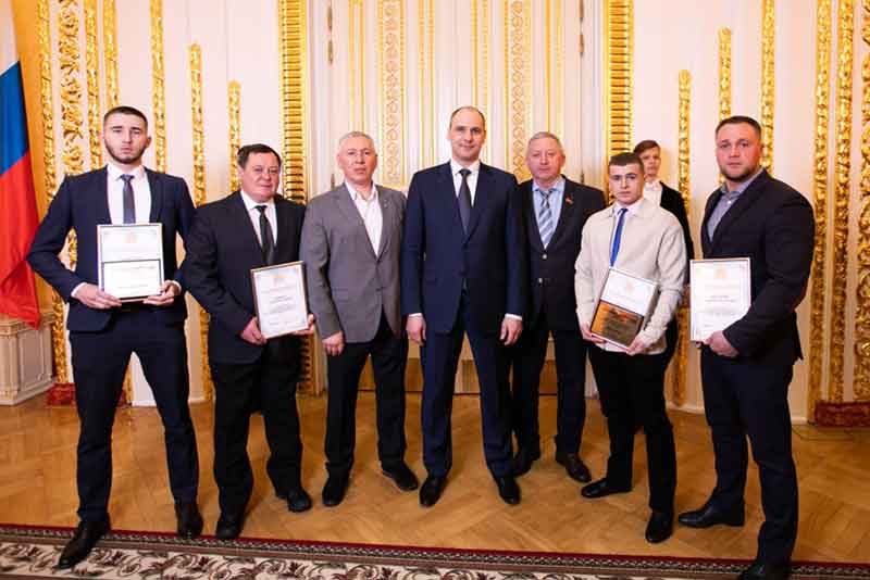 Губернаторские премии и стипендии получили 5 спортсменов и тренеров Новотроицка