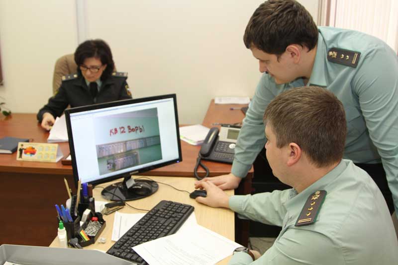 Более 600 тысяч рублей заплатят коллекторы за незаконные действия 