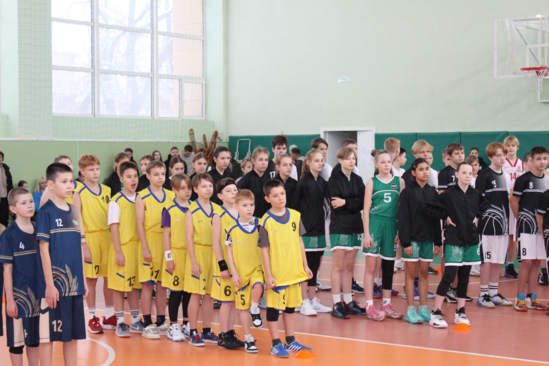 Спортивный календарь открыл баскетбольный турнир памяти Сергея Захарьева