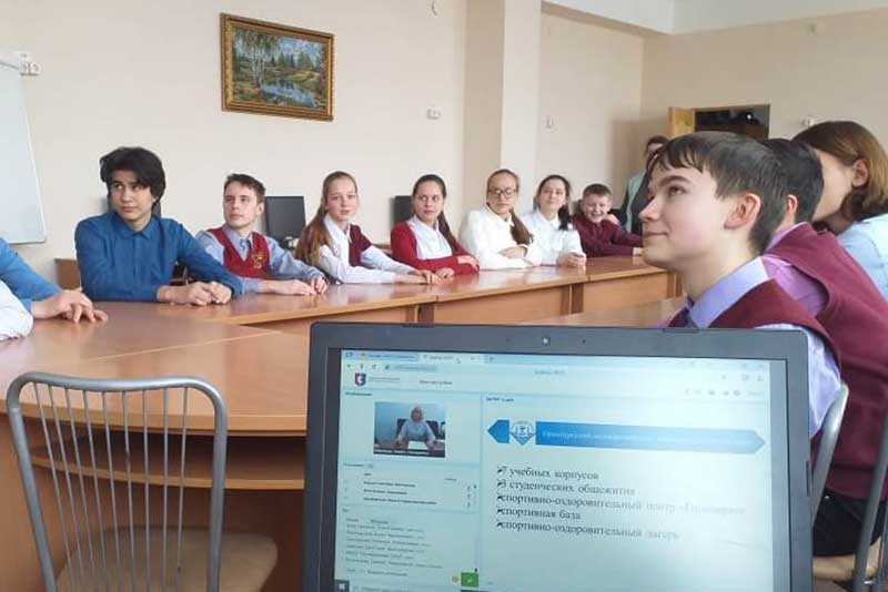Выпускникам школ Оренбуржья  виртуально рассказали об учебных заведениях региона