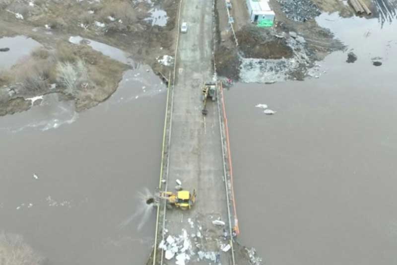 Паводок набирает силу: в Оренбургской области подтоплены 17 низководных мостов