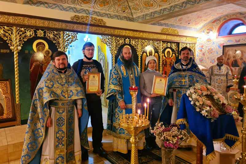 Епископ Орский и Гайский Ириней отметил стипендиями новотроицких студентов