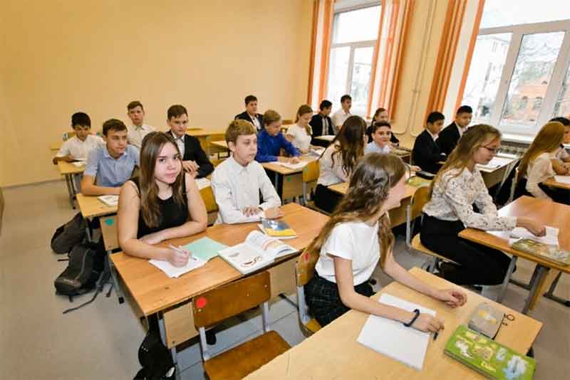 Все школьники Оренбуржья начинают третью учебную четверть с 11 января