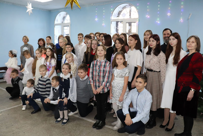 Для воспитанников воскресной школы Петропавловского собора Новотроицка устроили рождественский утренник