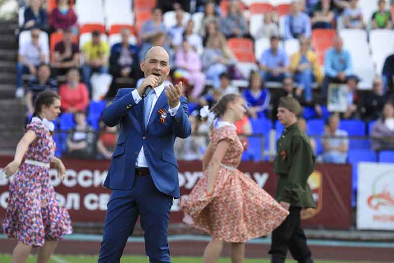 При поддержке «Металлоинвеста» в Новотроицке прошёл концерт в честь 76-й годовщины Дня Победы