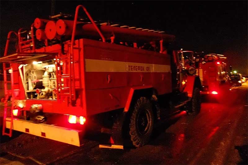 На пожаре в Новотроицке огнеборцам удалось спасти двух взрослых и четырех детей