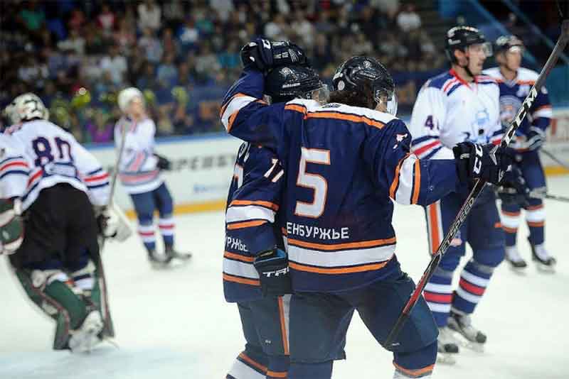 «Южный Урал» разгромил «Оренбург» в матче-открытии Кубка губернатора по хоккею