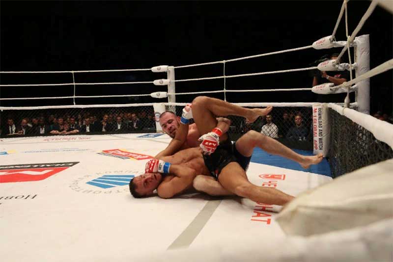 Уроженец Новотроицка Роман Богатов стал бойцом UFC