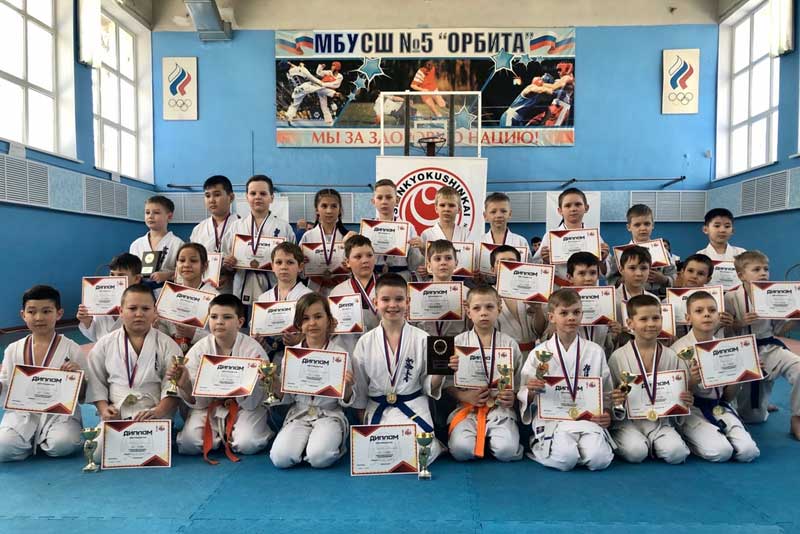 Юные каратисты завоевали 9 медалей