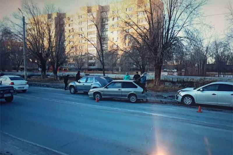 В Новотроицке водитель на Chevrolet устроил массовое ДТП