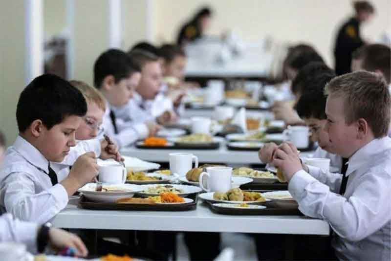 В Оренбуржье все ученики младших классов получают бесплатное горячее питание