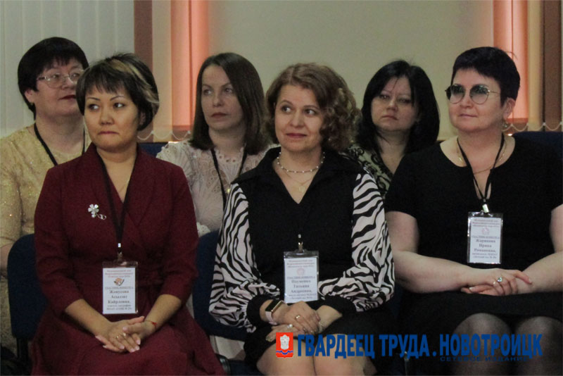Новотройчане приняли участие в  зональном этапе конкурсов «Воспитатель года Оренбуржья» и «Учитель Оренбуржья» 