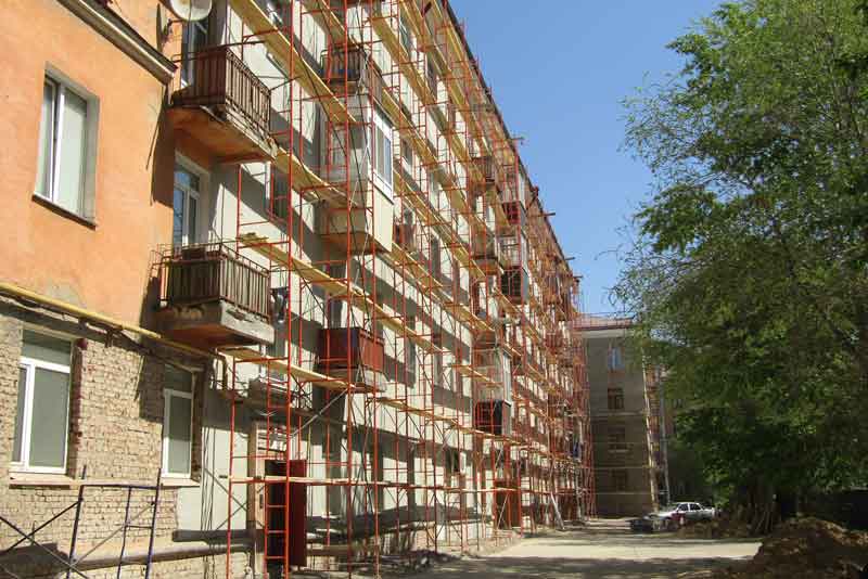 Ремонт фасадов жилых домов в исторической части города продолжается