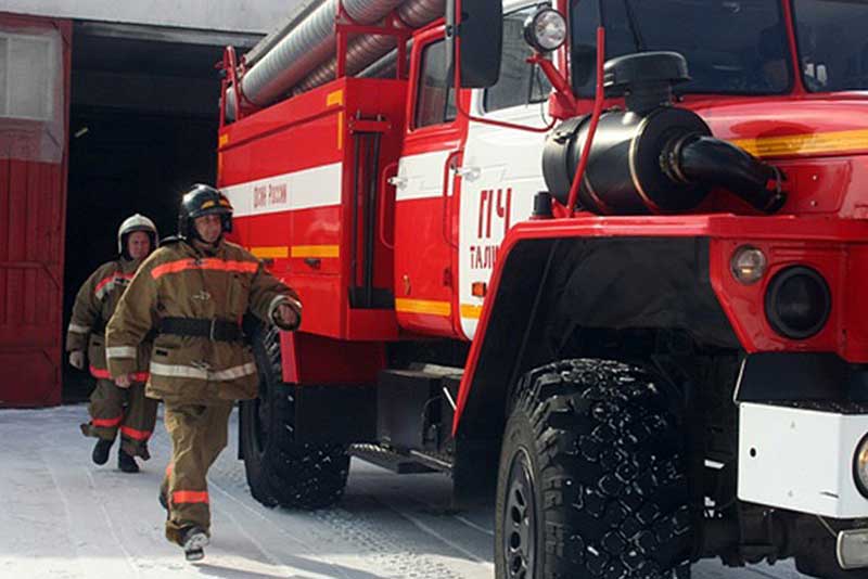В Новотроицке вспыхнул пожар в цехе цементного завода