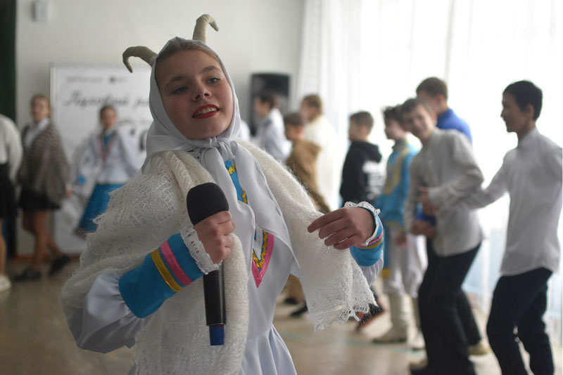 Школьников села Пригорное пригласили на «Хоровод в Оренбургском пуховом платке»