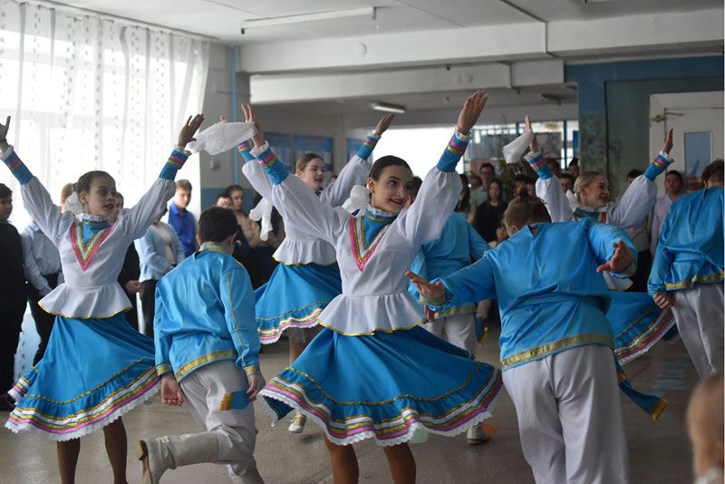 Школьников села Пригорное пригласили на «Хоровод в Оренбургском пуховом платке»