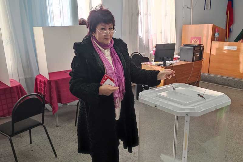 Голосуют жители пригородных поселков Новотроицка