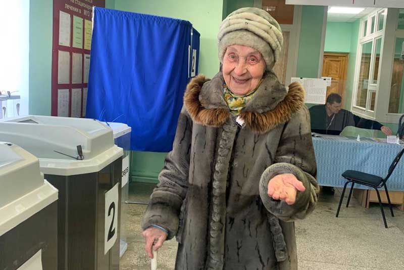 Голосуют жители пригородных поселков Новотроицка