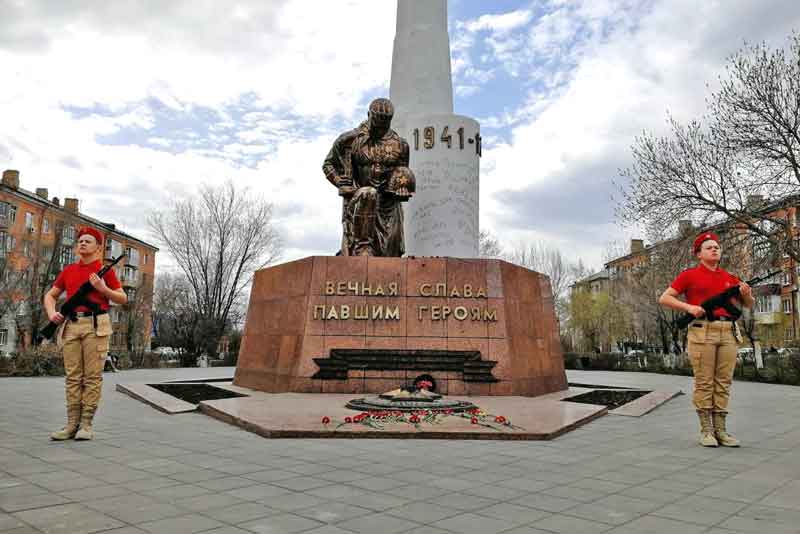 Новотроицкие юнармейцы представили рассказ о монументе  «Вечно живым»  на областной конкурс