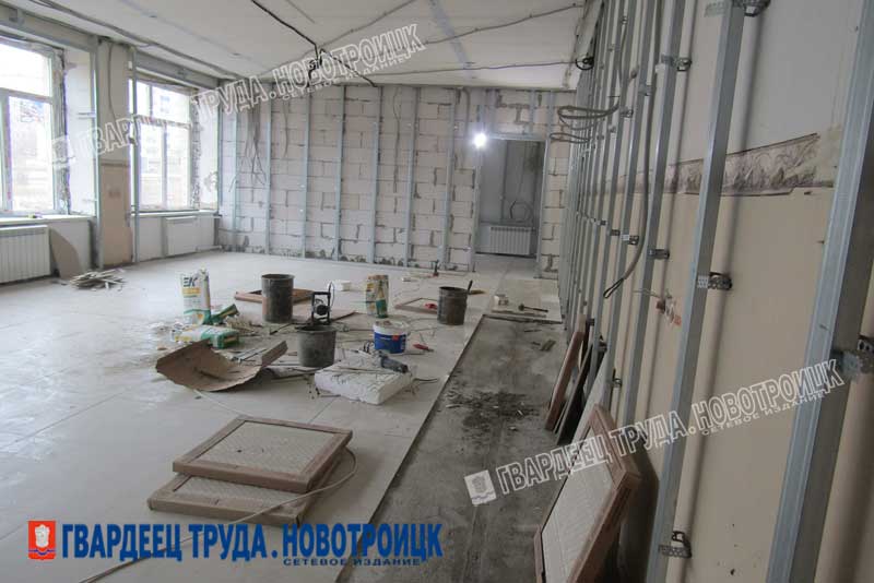 Корпус лицея №1 Новотроицка в ходе капитального ремонта меняет свой облик