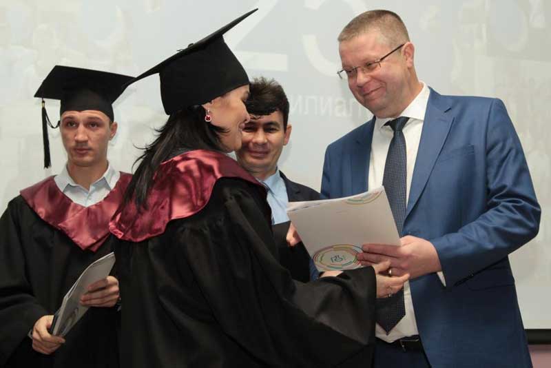 Работники «Уральской Стали» получили дипломы НИТУ НФ МИСиС