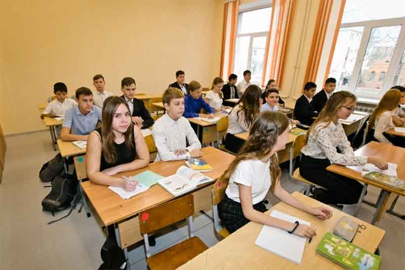 Минфин перечислил учителям Оренбуржья 95 млн рублей за классное руководство