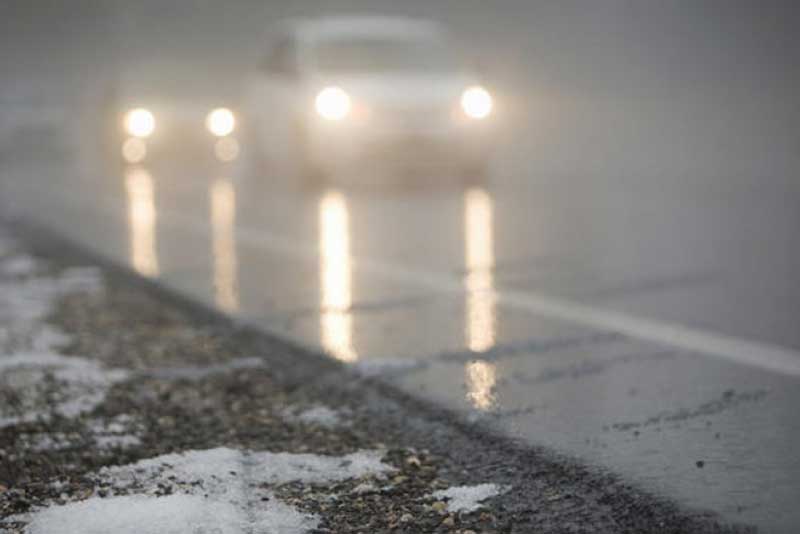 Оренбургские дороги окружат гололед и туман